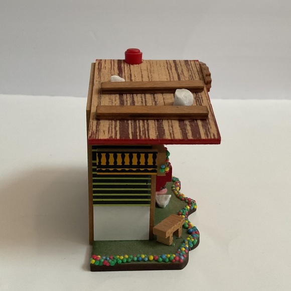 German Wood Black Forest weather house mushroom Made In Germany - Picture 3 of 10